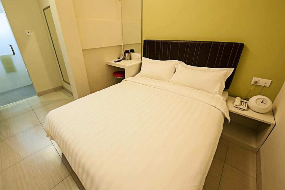 Seven Hotel Putatan Екстер'єр фото