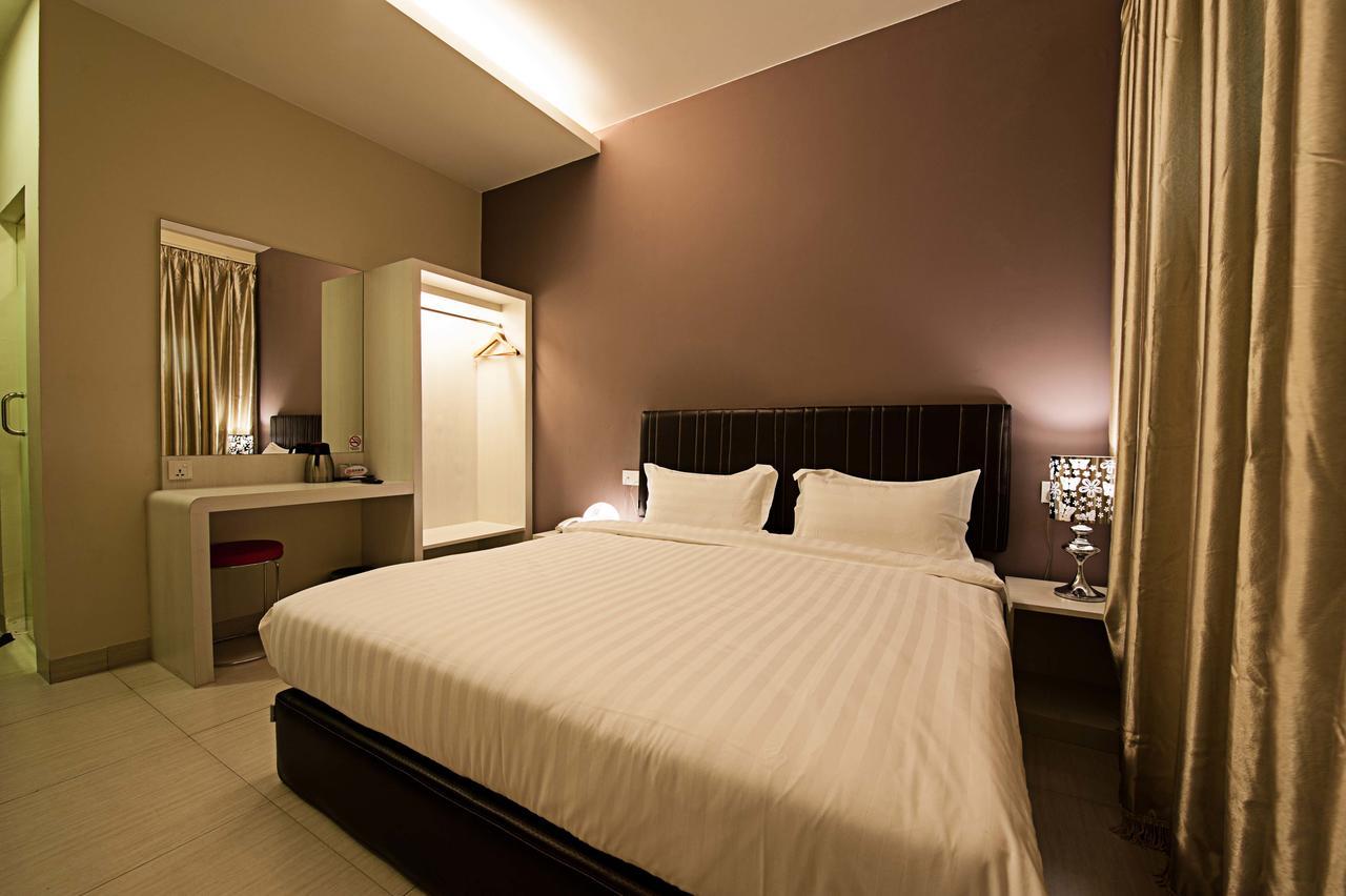 Seven Hotel Putatan Екстер'єр фото