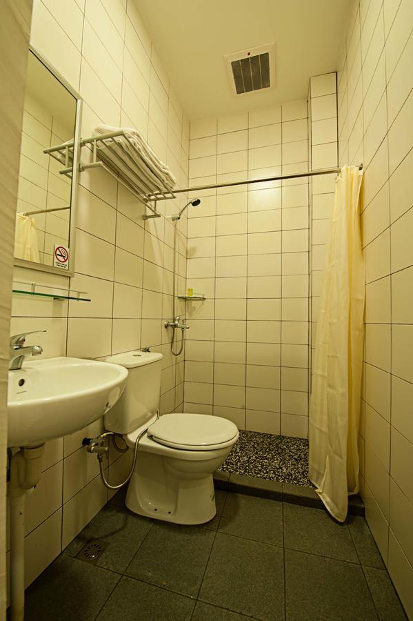 Seven Hotel Putatan Екстер'єр фото