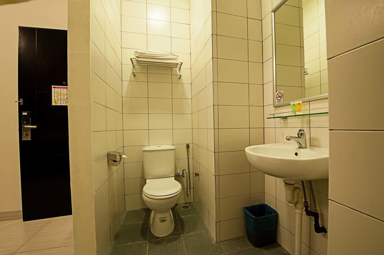 Seven Hotel Putatan Екстер'єр фото