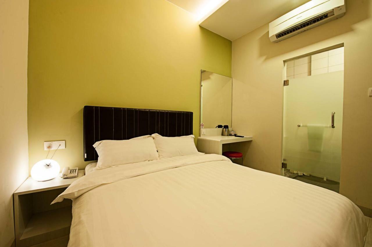Seven Hotel Putatan Екстер'єр фото